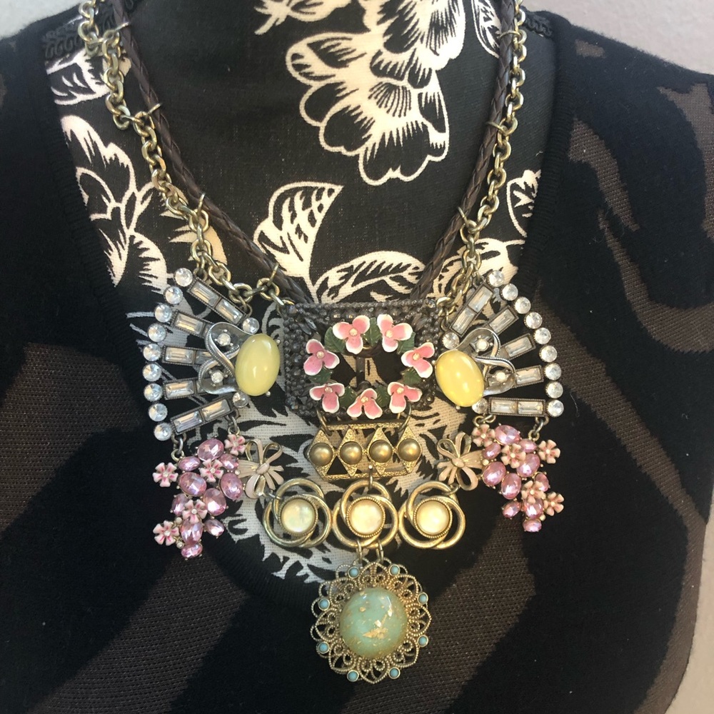 Betsey Johnson necklace